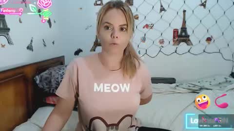 Snapshot of stephaniewild chatting on September 9, 2025, 9:53 am Stephanie   online show from September 9, 2025, 9:53 am