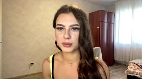 Stephani online show from May 21, 2026, 3:08 pm