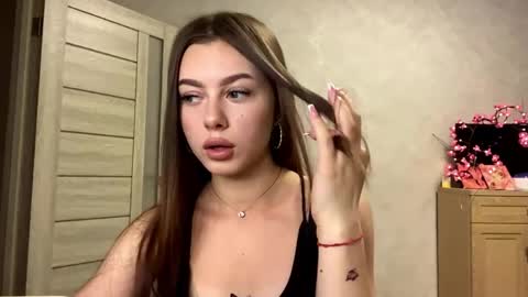 Stephani online show from May 22, 2026, 8:36 pm