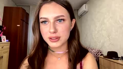 Snapshot of stephaniflicek chatting on June 8, 2026, 3:45 pm Stephani online show from June 8, 2026, 3:45 pm
