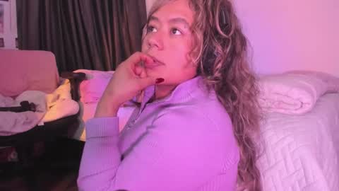 Stephanie  online show from September 9, 2025, 6:35 am