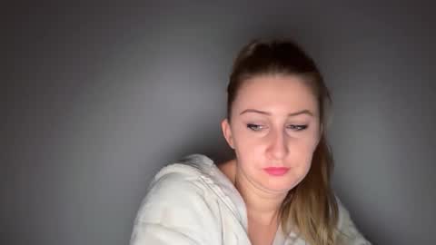 Stephany online show from January 19, 2026, 4:49 am