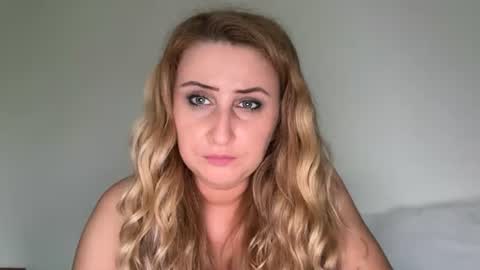 Stephany online show from June 22, 2026, 3:31 pm
