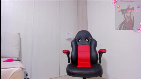 stephany milan online show from October 22, 2025, 12:38 pm