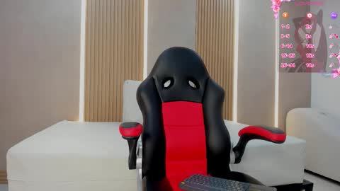 stephany milan online show from October 29, 2025, 12:40 pm