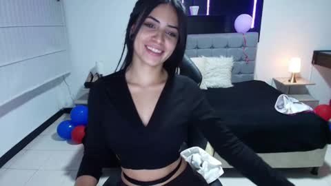 stephany_rodriguez_ online show from February 20, 2025, 4:46 pm