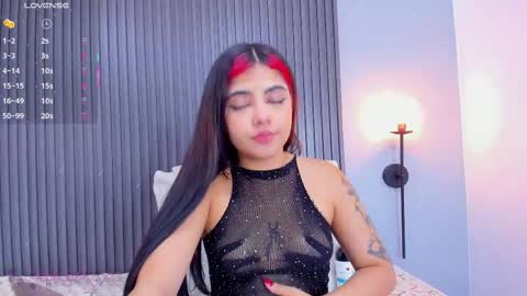  STEPHANY online show from February 11, 2025, 7:05 pm