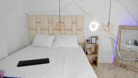 Stefanny online show from February 19, 2025, 9:58 pm