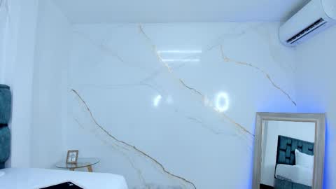 Stefanny online show from November 21, 2025, 11:47 pm