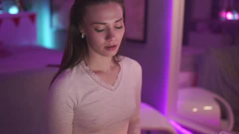 stephie0404 online show from December 12, 2024, 10:20 pm