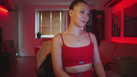 stephie0404 online show from September 11, 2025, 5:07 am