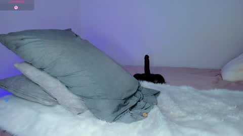 stephie_martinez online show from May 6, 2026, 12:21 pm