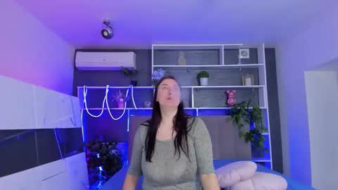 Stephie online show from April 27, 2026, 5:16 am