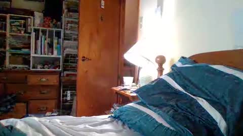 Snapshot of sterben13v chatting on September 23, 2025, 11:57 am Ian23602 online show from September 23, 2025, 11:57 am