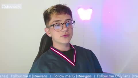 Snapshot of stevans_ chatting on October 28, 2025, 6:39 am Stevan online show from October 28, 2025, 6:39 am