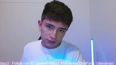 Snapshot of stevans_ chatting on February 16, 2026, 2:07 am Stevan online show from February 16, 2026, 2:07 am