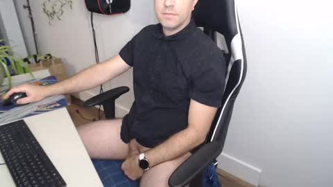 Snapshot of steve_oo8 chatting on December 3, 2024, 4:39 pm steve_oo8 online show from December 3, 2024, 4:39 pm