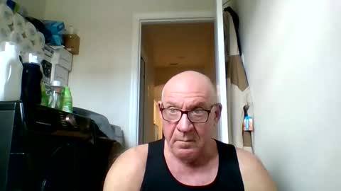 stevejons47 online show from December 18, 2025, 4:46 pm