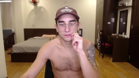 Snapshot of steveoceanbeanhuge chatting on January 5, 2025, 3:32 am Alex online show from January 5, 2025, 3:32 am
