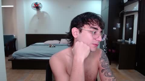 Snapshot of steveoceanbeanhuge chatting on January 7, 2025, 3:14 am Alex online show from January 7, 2025, 3:14 am