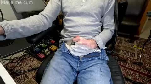 Snapshot of stevie_grey chatting on November 17, 2025, 3:51 pm stevie_grey online show from November 17, 2025, 3:51 pm