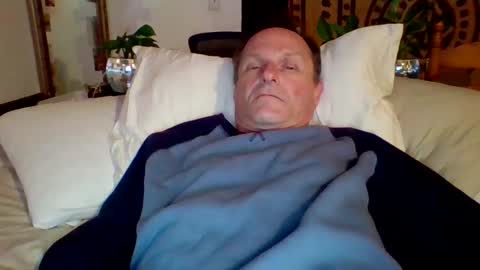 steviehard7 online show from February 3, 2025, 4:46 am