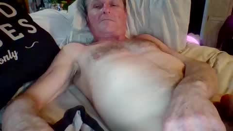 steviehard7 online show from February 11, 2025, 5:05 am