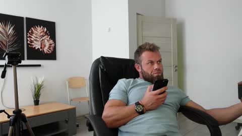 Stewart Barnz online show from March 9, 2026, 12:53 pm