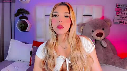 Steisee Reyes online show from February 16, 2025, 9:48 pm