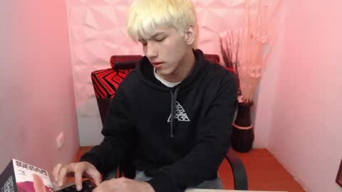 Stich online show from June 25, 2026, 6:29 am