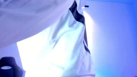 Stiven  brendan online show from October 25, 2025, 5:37 am