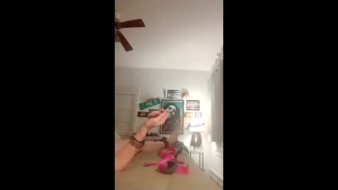 stikinugud online show from February 9, 2026, 5:33 am