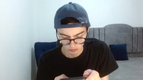 stiv_grant online show from May 9, 2026, 12:27 am