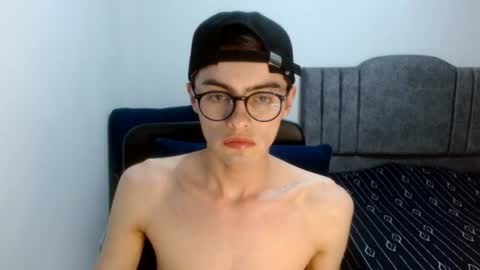 Snapshot of stiv_grant chatting on July 6, 2026, 12:29 am stiv_grant online show from July 6, 2026, 12:29 am
