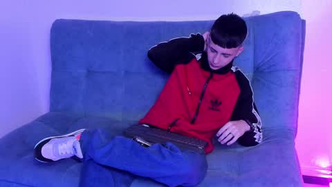 Stivarfox21 online show from January 30, 2025, 8:22 am