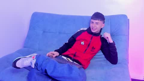 Stivarfox21 online show from February 1, 2025, 3:52 am