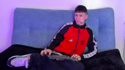 Stivarfox21 online show from March 4, 2025, 3:22 am