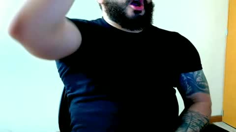 stiven253958 online show from April 11, 2026, 5:39 pm