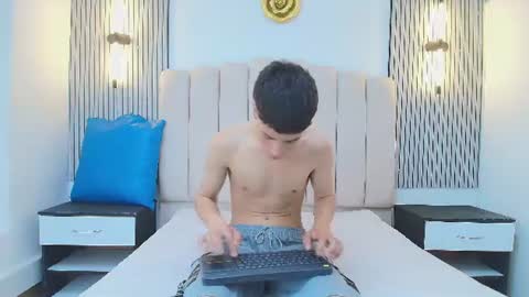 Snapshot of stiven_cooper2 chatting on June 22, 2026, 12:24 pm stiven_cooper2 online show from June 22, 2026, 12:24 pm