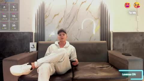 friends online show from May 15, 2026, 3:46 am