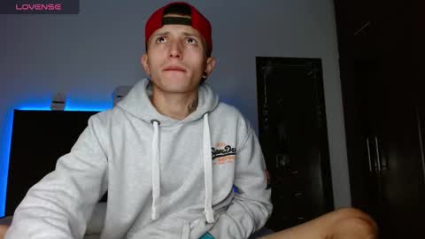 stiven tellez  online show from February 23, 2025, 10:53 pm