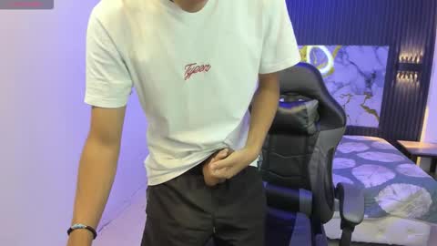 Snapshot of stiwentwink chatting on February 16, 2026, 12:01 pm Stiwen online show from February 16, 2026, 12:01 pm