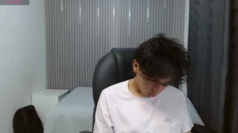 Snapshot of stiwentwink chatting on March 4, 2026, 1:06 pm Stiwen online show from March 4, 2026, 1:06 pm