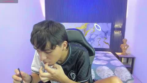 Snapshot of stiwentwink chatting on March 23, 2026, 10:25 pm Stiwen online show from March 23, 2026, 10:25 pm