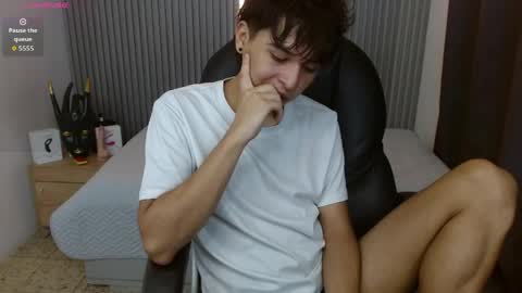 Stiwen online show from May 4, 2026, 2:46 pm