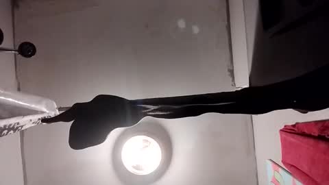 Oval2022 online show from December 4, 2025, 11:41 am