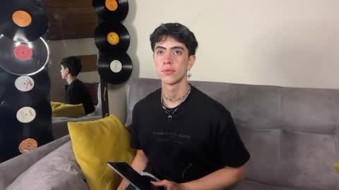 Stolas online show from February 15, 2026, 10:50 pm