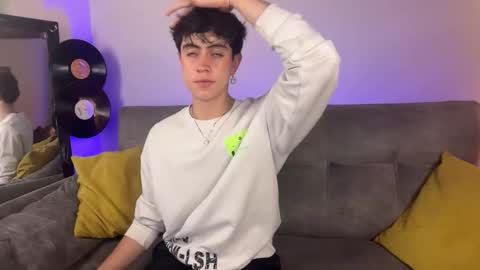 Stolas online show from March 2, 2026, 11:22 pm