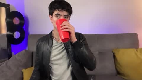 Stolas online show from March 5, 2026, 10:06 pm