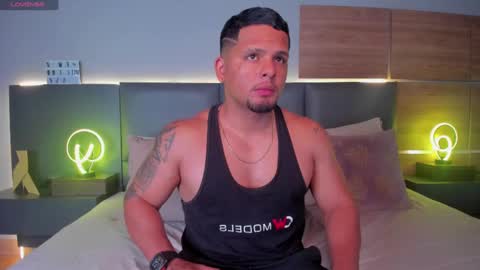 Snapshot of stone_lee_ chatting on September 26, 2025, 5:11 am Stone Lee online show from September 26, 2025, 5:11 am